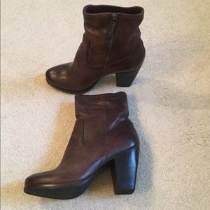 NWT Frye Patty Short Zip boot